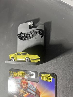 wall mount loose open style hot wheels card