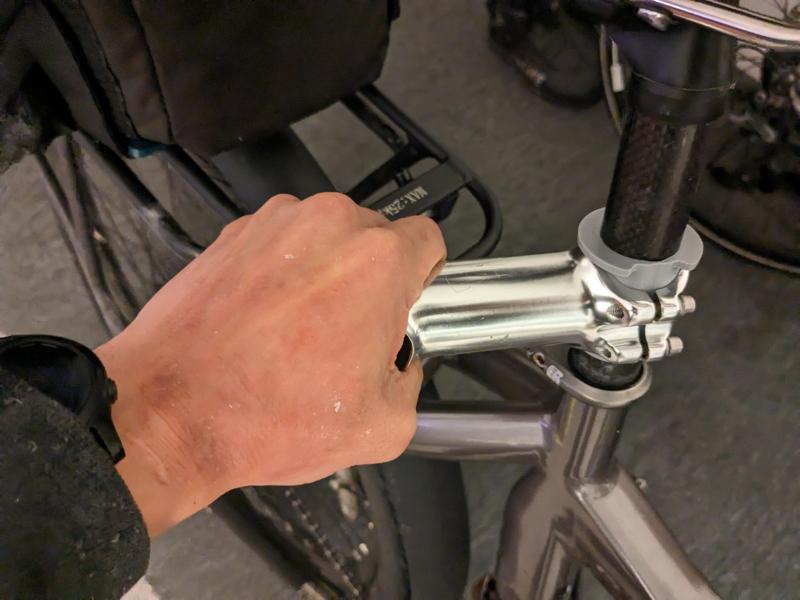 Stuck seatpost removal system (experimental)