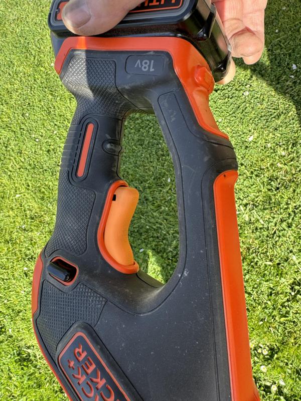 Gachette Coupe Bordure Black + Decker