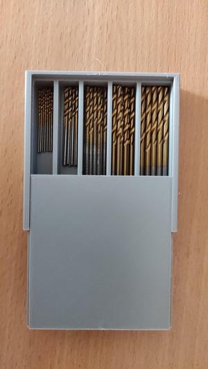 Krabička na vrtáky ( Drill Box).