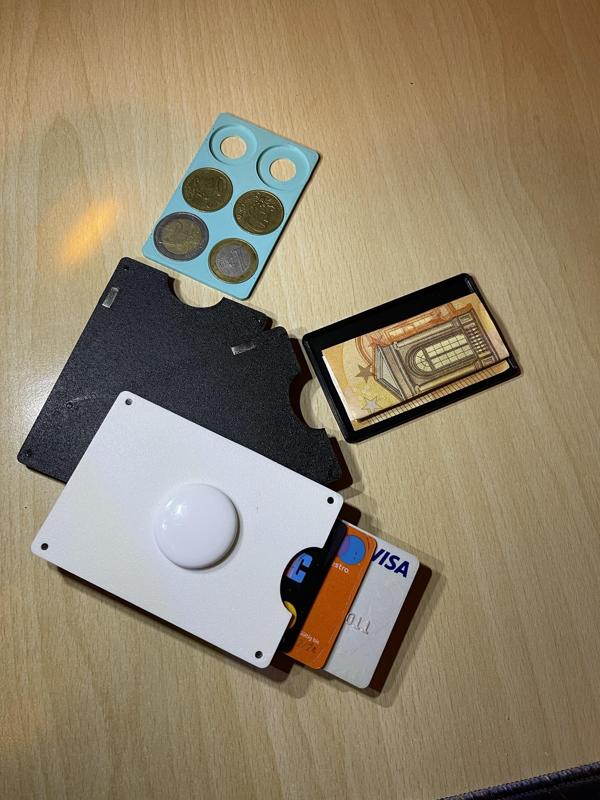 Modular magnetic wallet