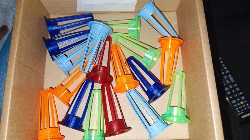 Hydroponic growing baskets