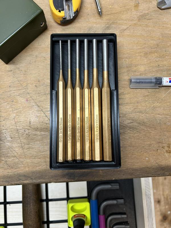 Gridfinity Punch holder