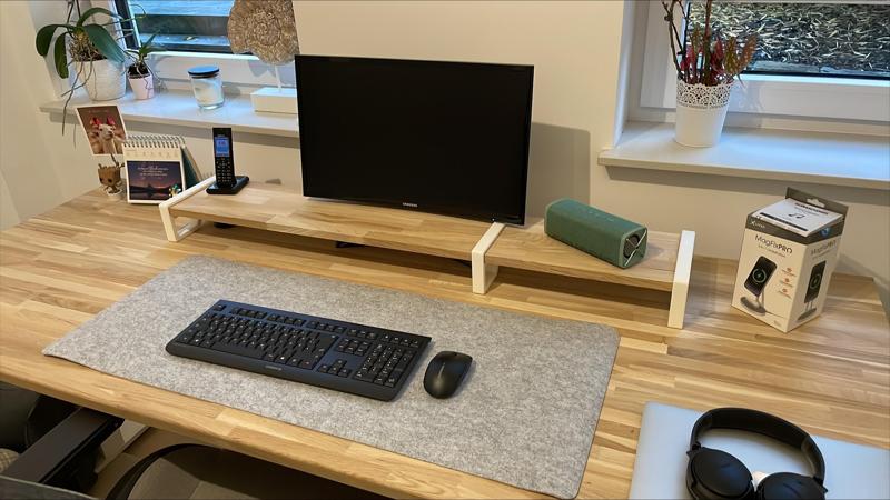 Monitor stand