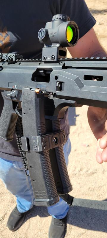 Scorpion Evo EV-9 Dual Mag coupler