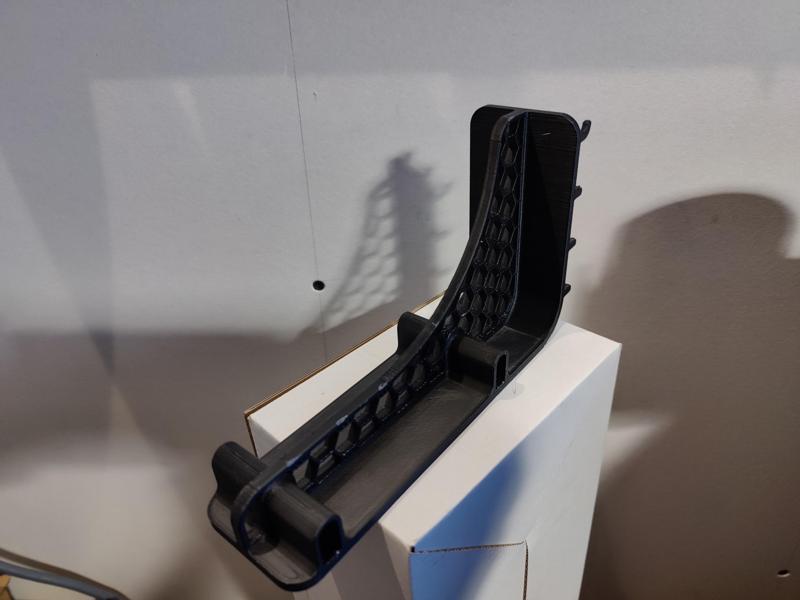 Hexagon Spool Pegboard Holder - Middle