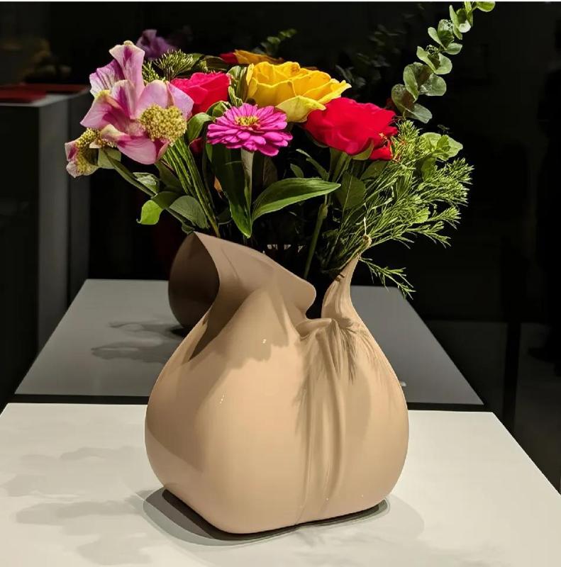 Minimalist pouch vase, pencil stand, cachepot   