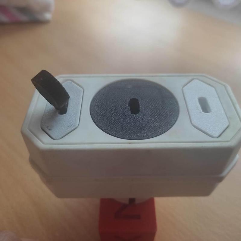 Childproof connector lock