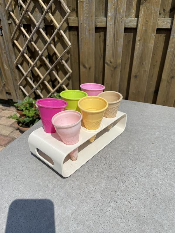 Ice cream holder for 6 cones (for kids)