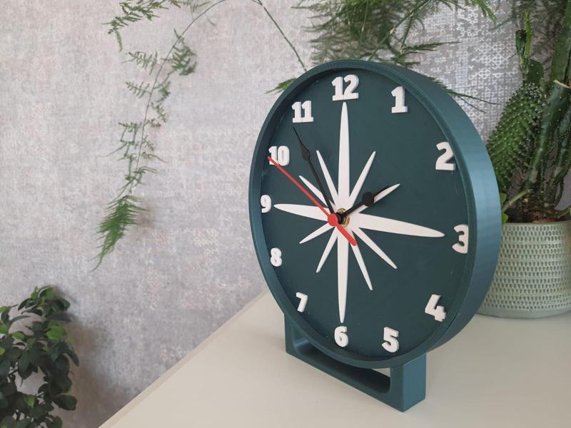 Large Desk Clock Design