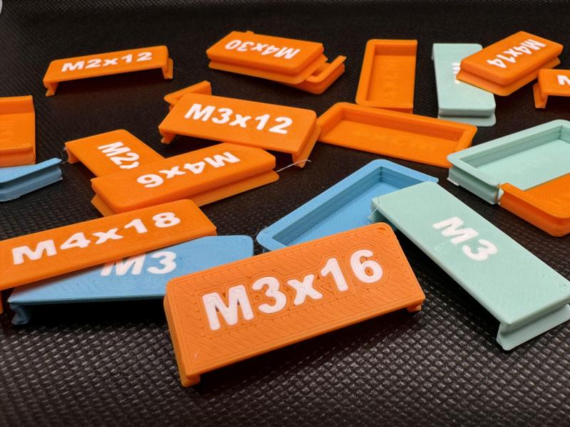 Inbuilt label Text Clips For Gridfinity System Metric