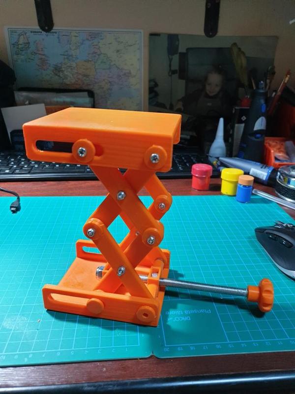 Lifting table