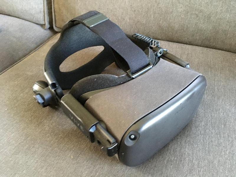 Oculus Quest DAS Adapters + hook, no velcro needed
