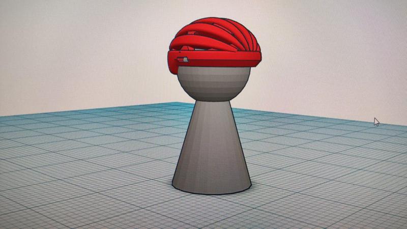 pedina con elmetto da ciclista