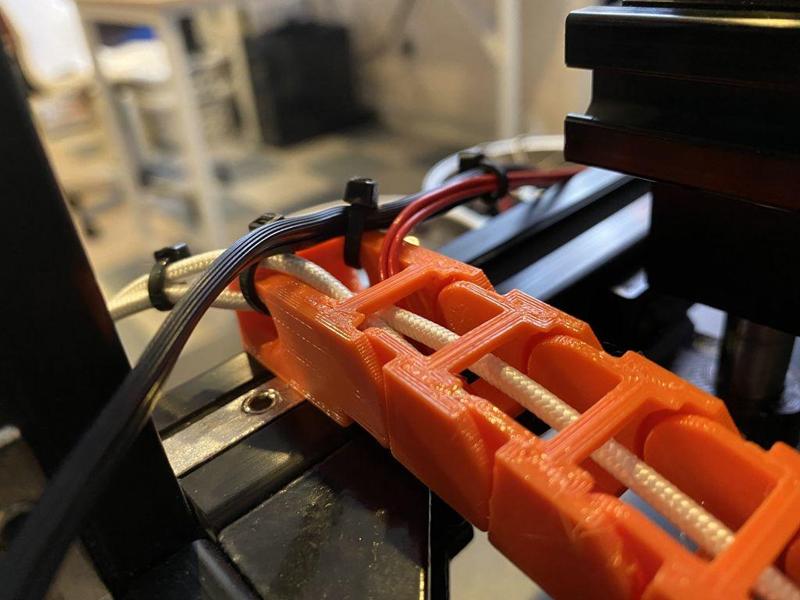 HyperCube Evolution Cable Chain - Single Screw Frame Mount