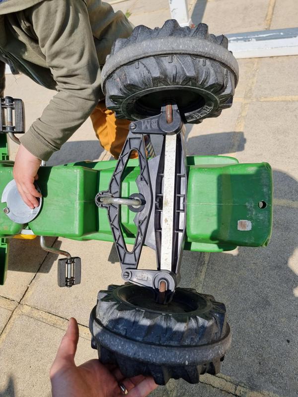 Tractor stub axle replacement