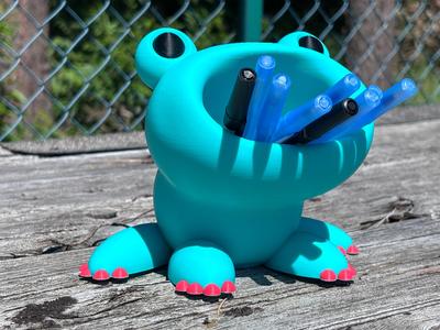 Cute frog pen pencil cup / holder