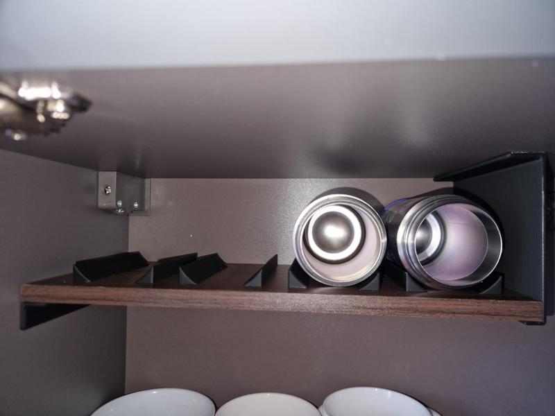 Simple bottle organizer (bottle holder)