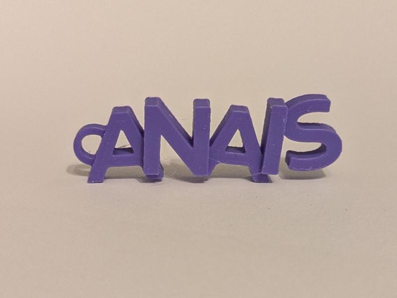 Personalized keychain with the name ANAIS