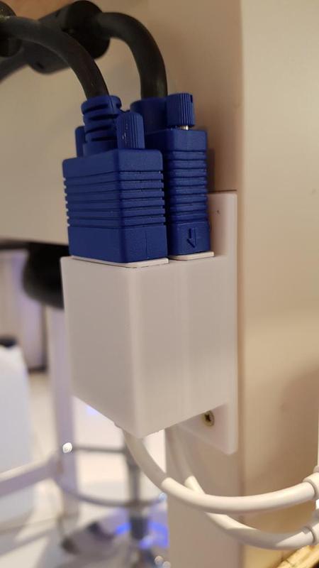 USB C to VGA display adapter dual mount