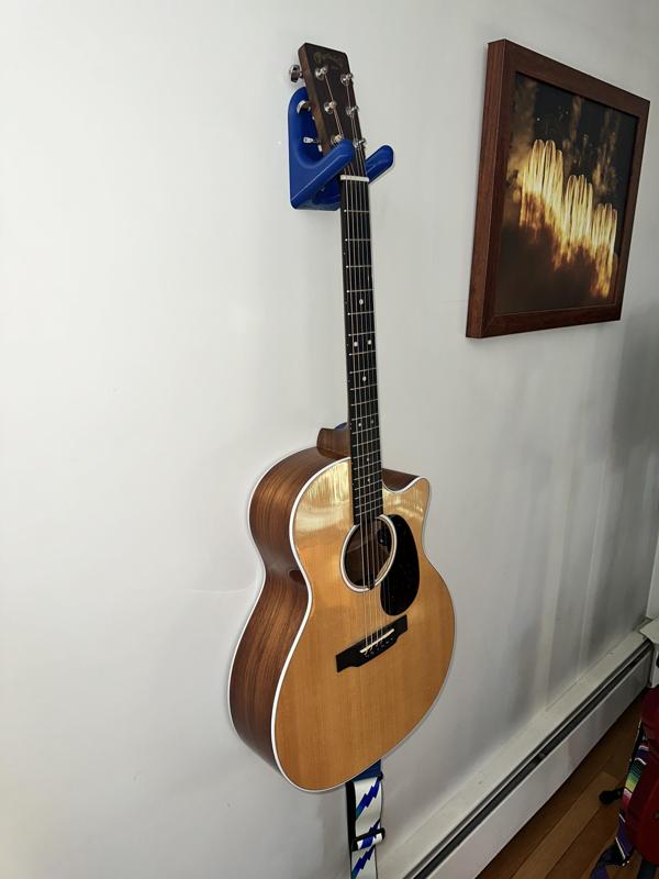 Guitar wall hanger