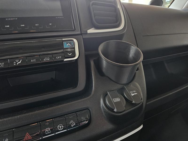Ducato 8 cup, pen holder