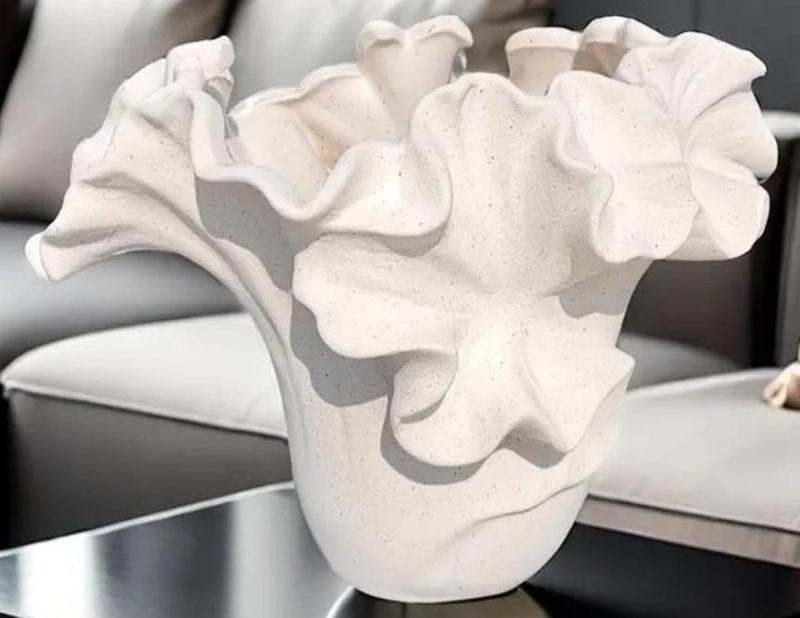 Flowing Petal Vase – Ruffled Flower Inspired Decorative 3D Model STL