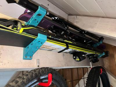 solid Ski Rack / Wall Mount / Ski Holder