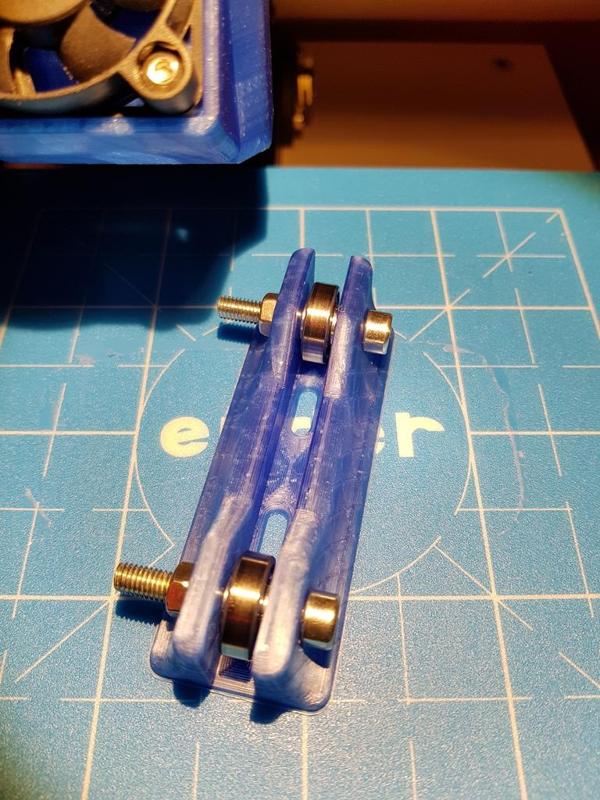 Mini universal Spoolholder