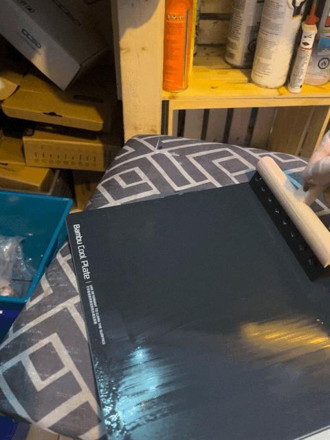 Bed sheets Squeege with a tpu insert