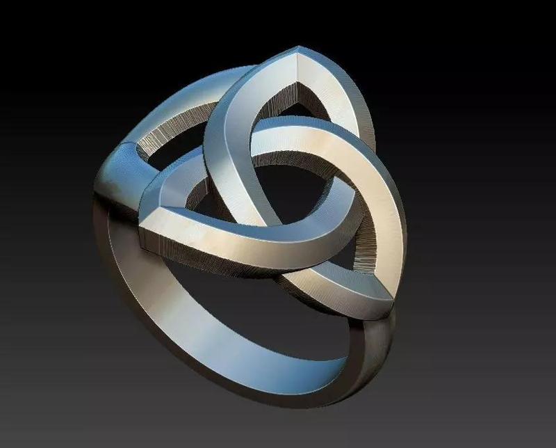 Triquette Ring