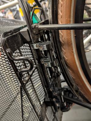 Railing extension for panniers (Bike bags)