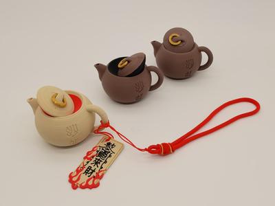 Seasoning a teapot