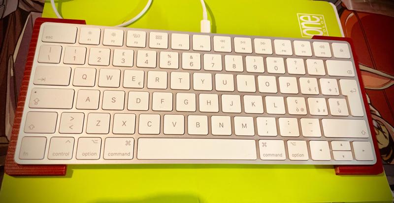 Magic Keyboard holder