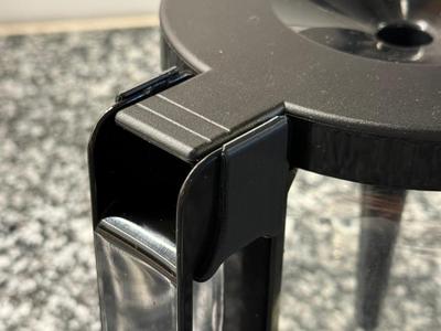 Moccamaster jug lid retainer
