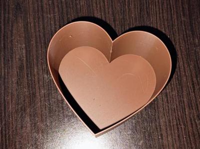 Heart decorative container