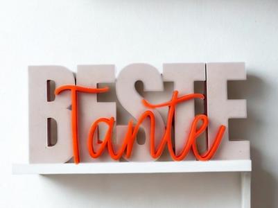 Lettering Best Aunt
