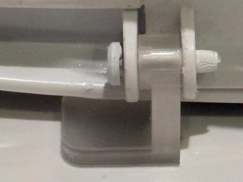 Toilet seat lid hinge replacement