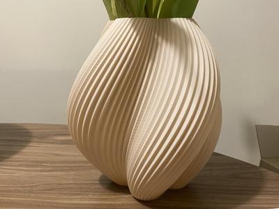 Flower vase swirl ice cream