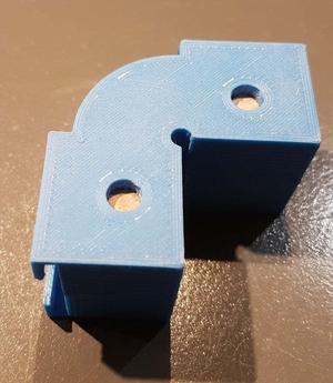 Corners for belt framing press (coin pour presse à sangle)