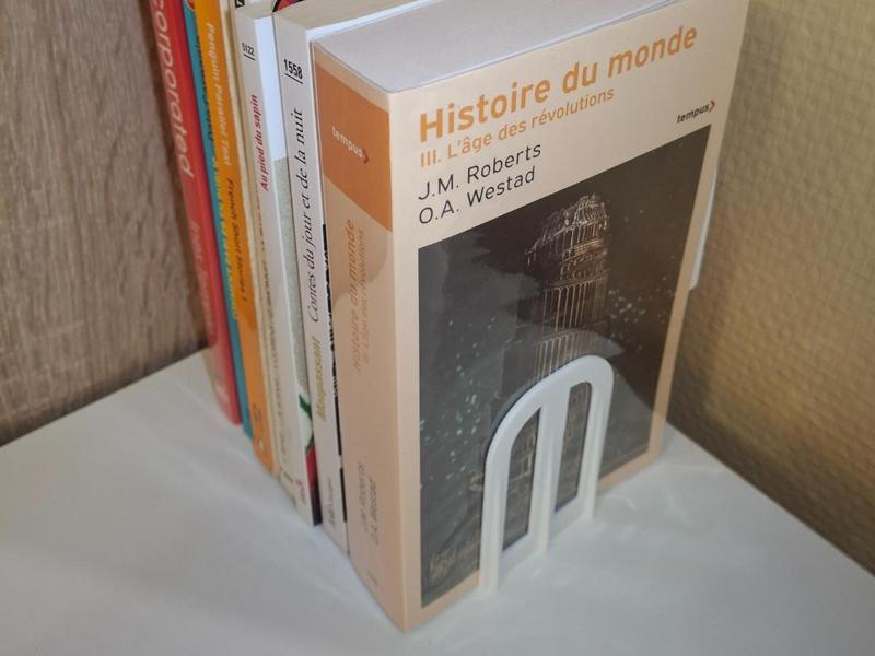 Simple Bookends for Pocket-sized Books