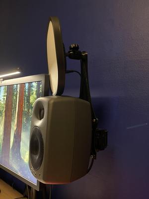 Elgato Key Light Air VESA mount Genelec Monitor Speakers 8020