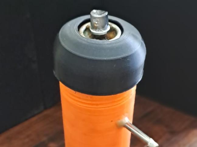 rechargeable canister