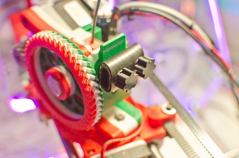 Mini-Valve for easy tightening guidler on a Greg's Wade extruder (Allen-hex-bolts cap)