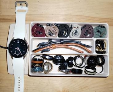 Galaxy Watch 6 & accessories holder