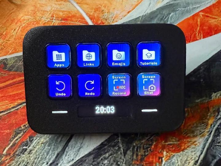 Elgato Stream Deck NEO BLACK EDITION