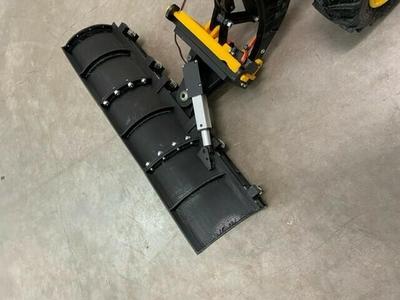 Gratte a neige pivotante avec couteau anti shoch! Scratch loader!