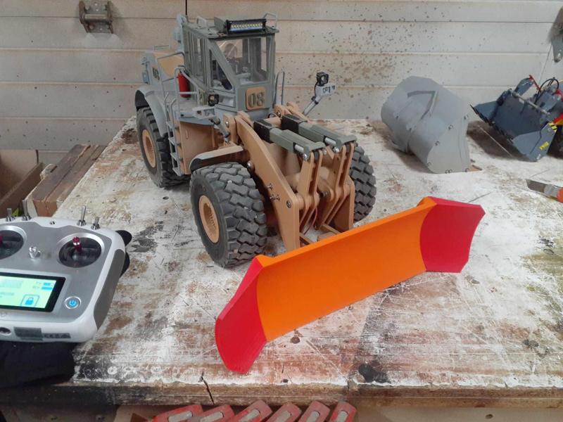 snow plow for hitachi 370