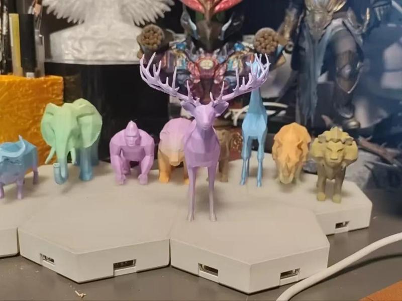 Two Treasures Zoo—Geometric Elk