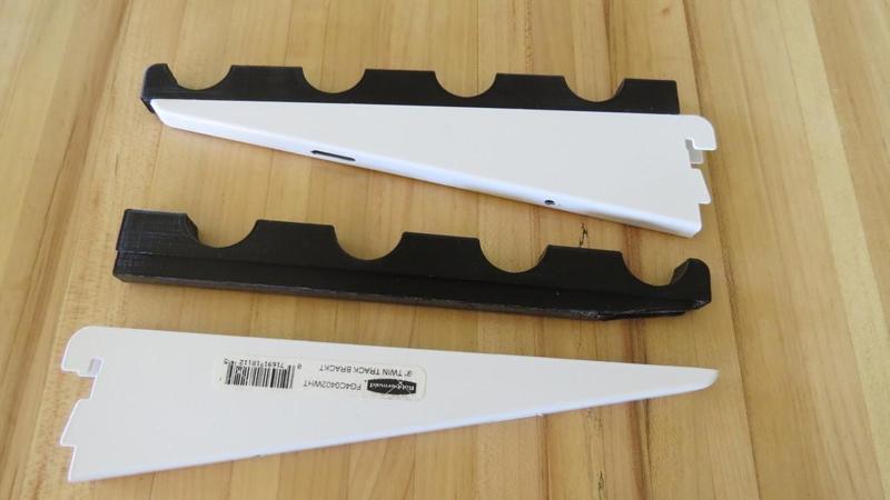 3/4" Pipe Clamp Mounting Insert For 9 Inch Rubbermaid Dual Support Brackets